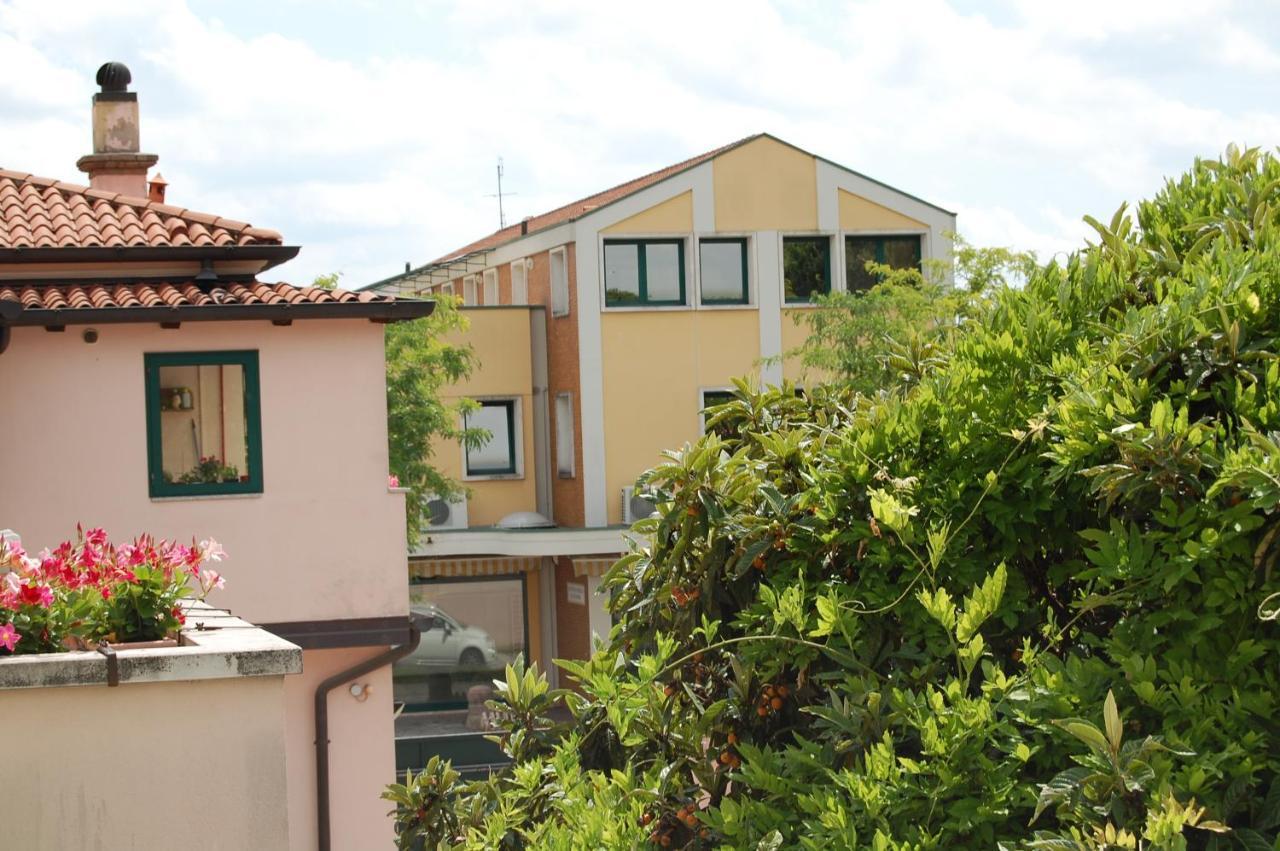 Locazione Turistica Elite Parco Brentelle Bed & Breakfast - Chiesanuova 135 E 167 Падуя Экстерьер фото